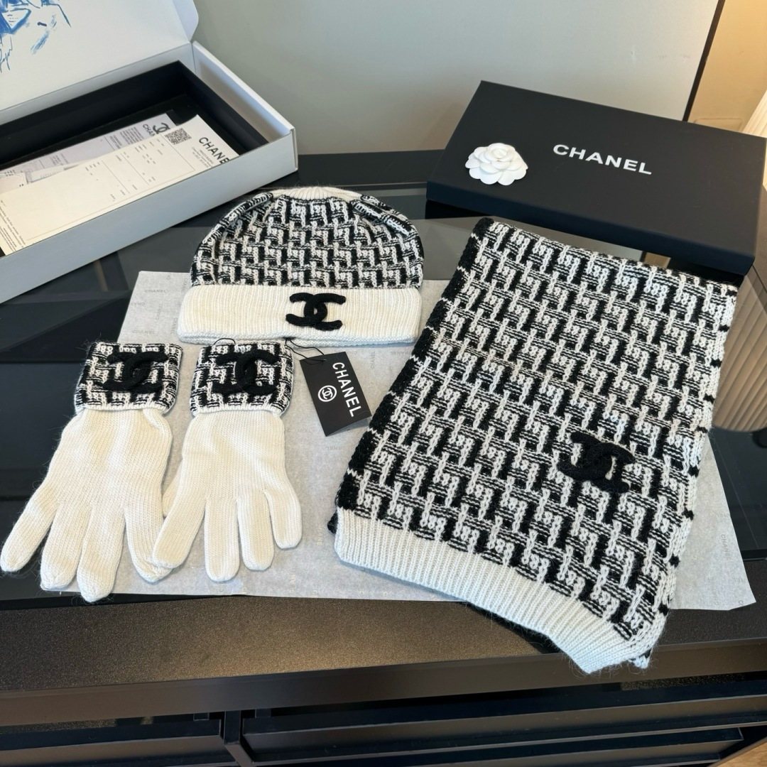 Chanel Black and Ivory Knit Accessory Set