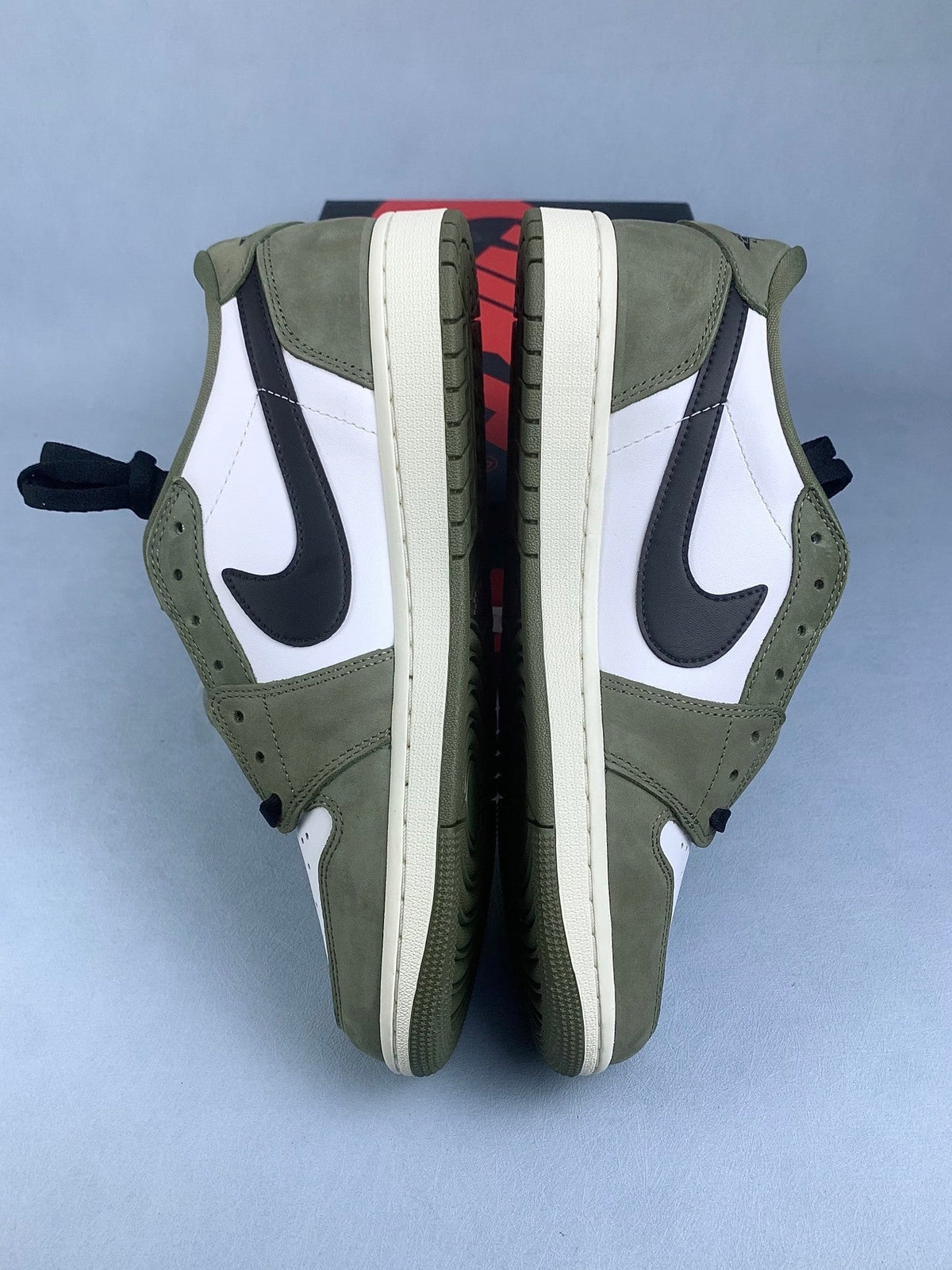 Air Jordan 1 Low Medium Olive Suede Unisex Sneakers HQ6998-200